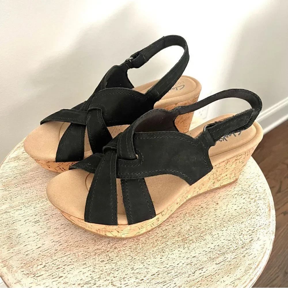 Clark’s Rose Erin Wedge Black Sandals Size 7.5 NWOB